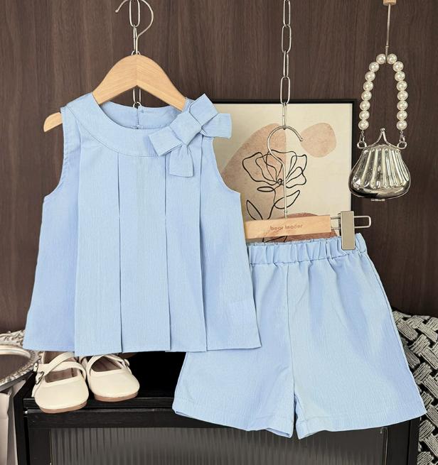 Sky Pleat Boutique Set